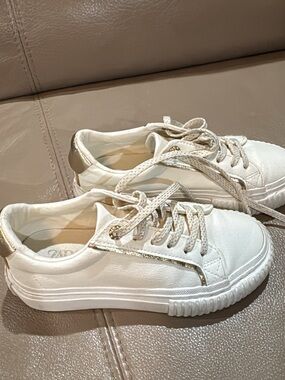 Zara White Sneakers with Gold Accent size 30